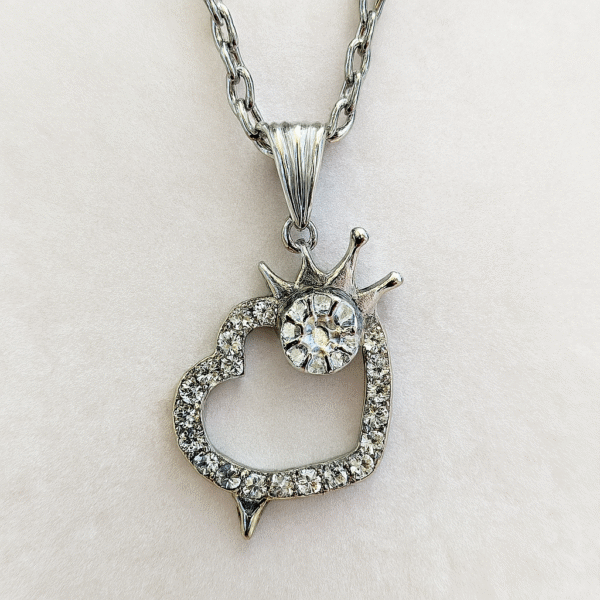 Annisu Elegant Heart Crown Pendant Necklace for Women